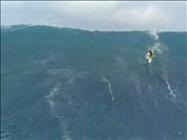 Безумный сёрфер / Struck in tsunami